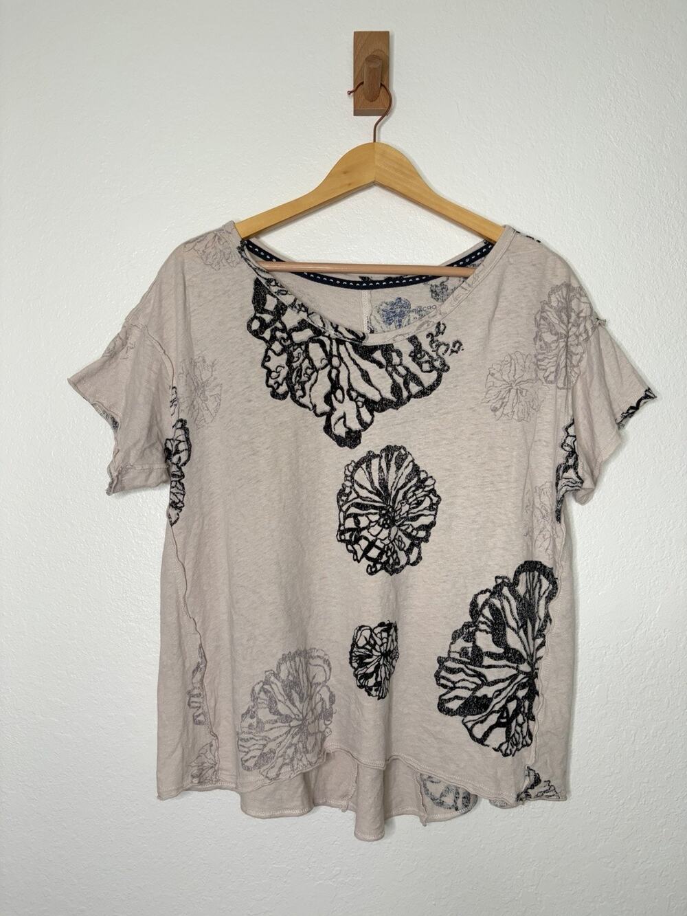 Anthropologie Pilcro Swing Tee Size XS Boho Chic Earthy Indie Whimsigoth